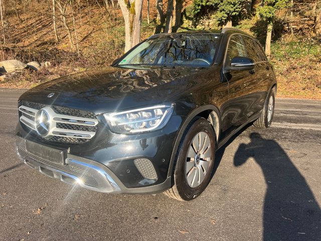 Mercedes-Benz GLC 200d  4Matic AHK LED Standheizung