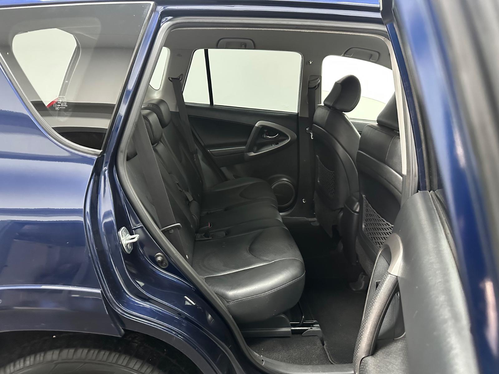 Toyota RAV4 Executive 2.2 D-CAT 177 ch 4x4 • Cuir • GPS • Caméra • Attelage