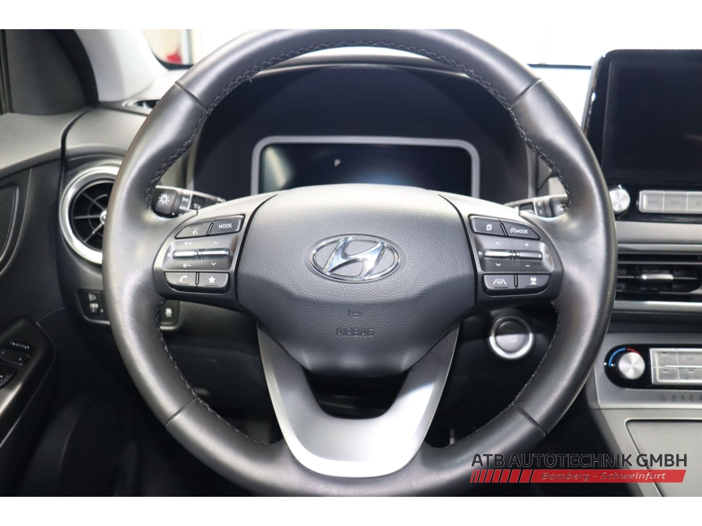 Fahrzeugabbildung Hyundai KONA Elektro Trend 39,2 kWh 2WD AHK-abnehmbar Na