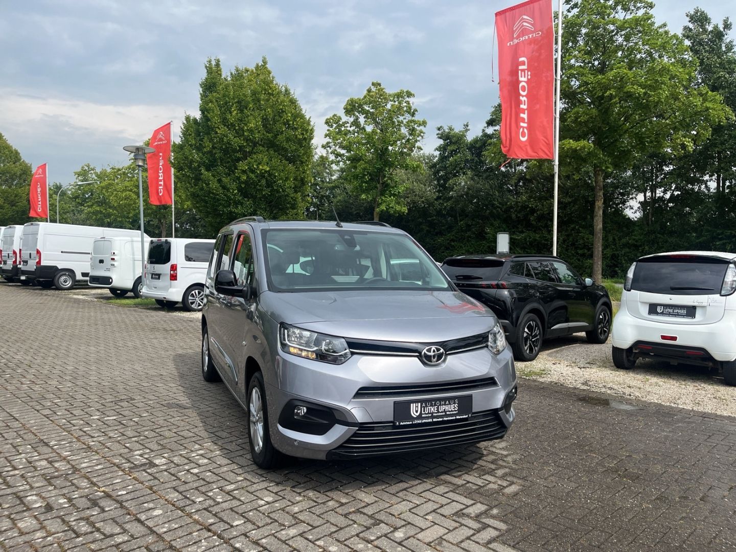 Fahrzeugabbildung Toyota Proace City L1 Team Deutschland 1.5 Panorama ACC