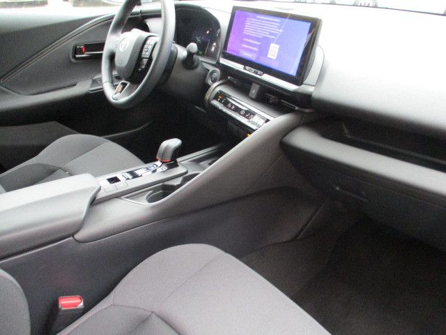 Fahrzeugabbildung Toyota C-HR Hybrid FWD Team Deutschland