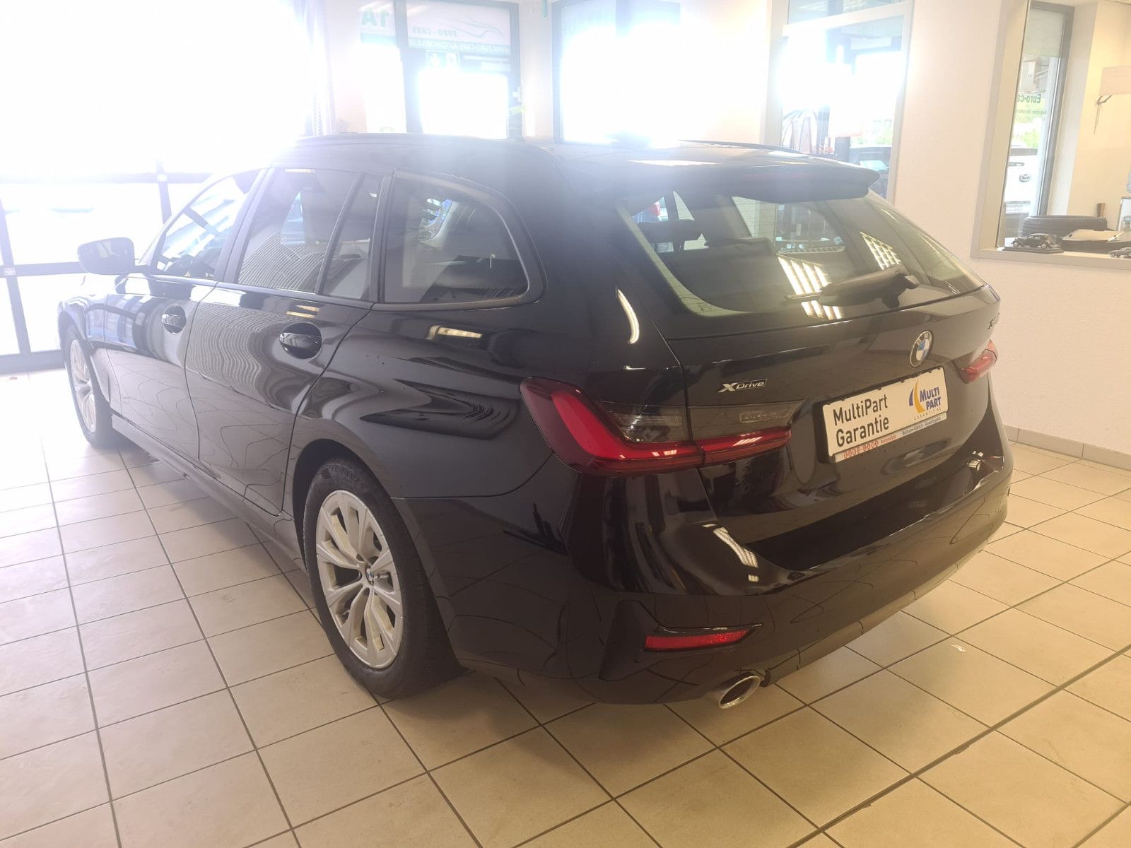 Fahrzeugabbildung BMW 320 Touring 320 d xDrive / LED / NAVI / DIGITAL