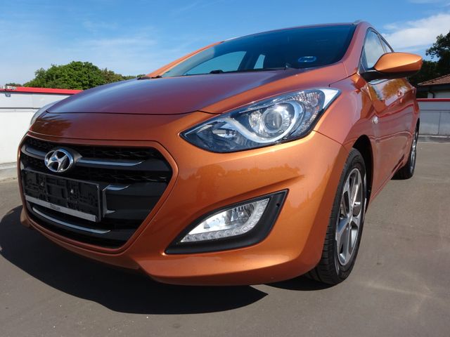 Hyundai i30 cw YES!°Scheckheft°AHK°PDC°135PS°