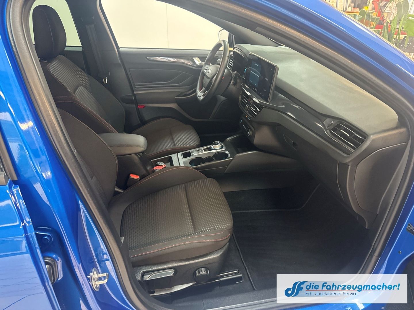 Fahrzeugabbildung Ford Focus Turnier ST-Line Navi LED ACC Apple CarPlay