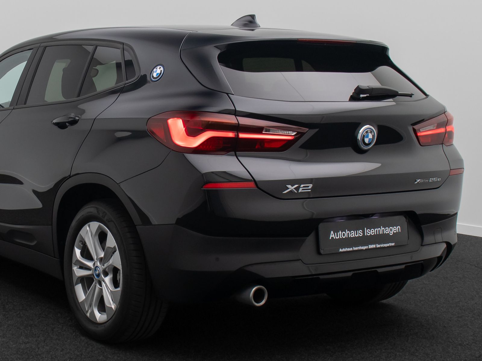 Fahrzeugabbildung BMW X2 xD25e Kamera DAB LED Parkassistent Navi Sport