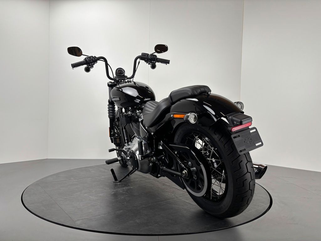 Fahrzeugabbildung Harley-Davidson STREET BOB 117 *NEUWERTIG *1.HAND