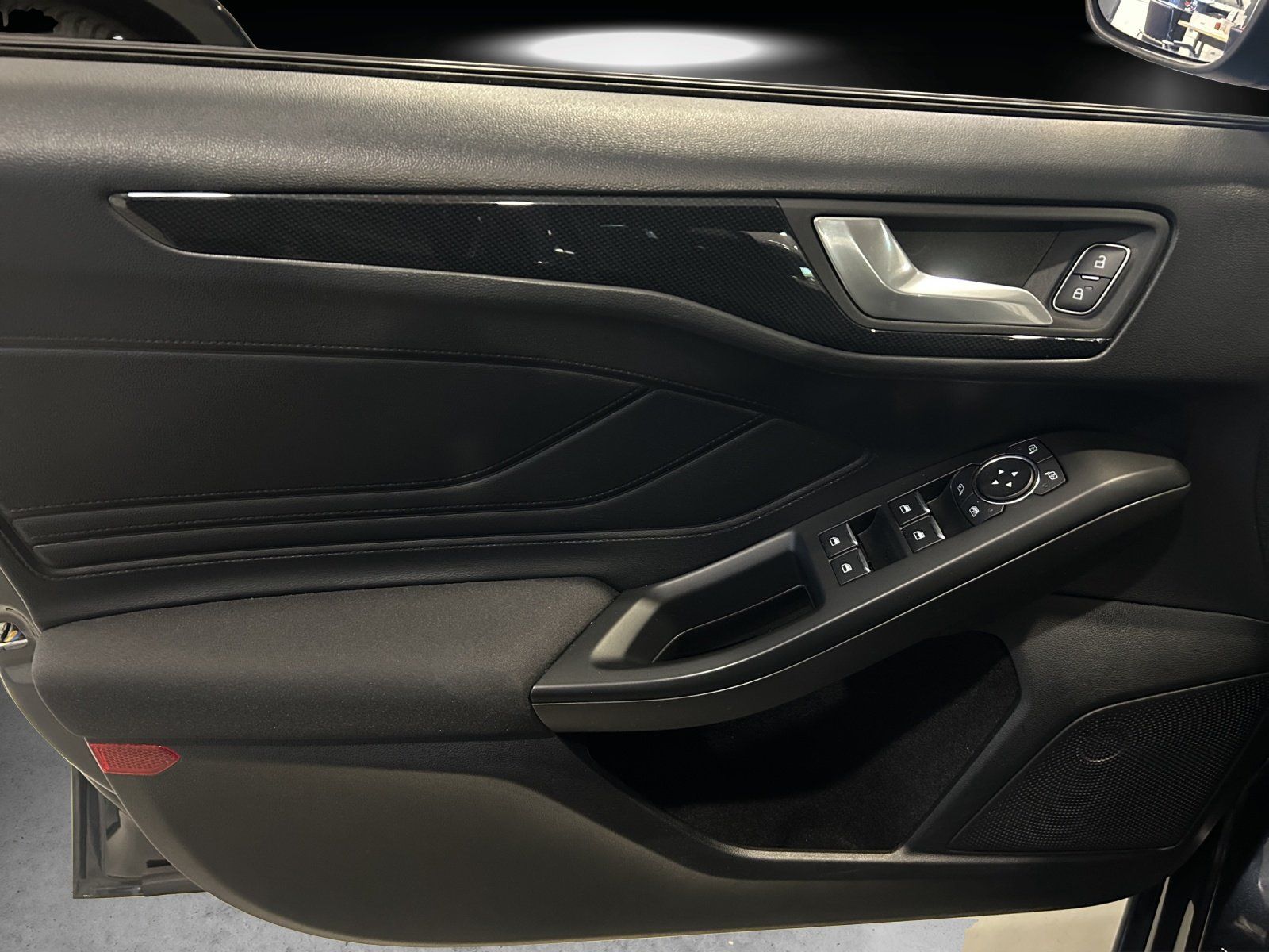 Fahrzeugabbildung Ford Focus Turnier ST-Line