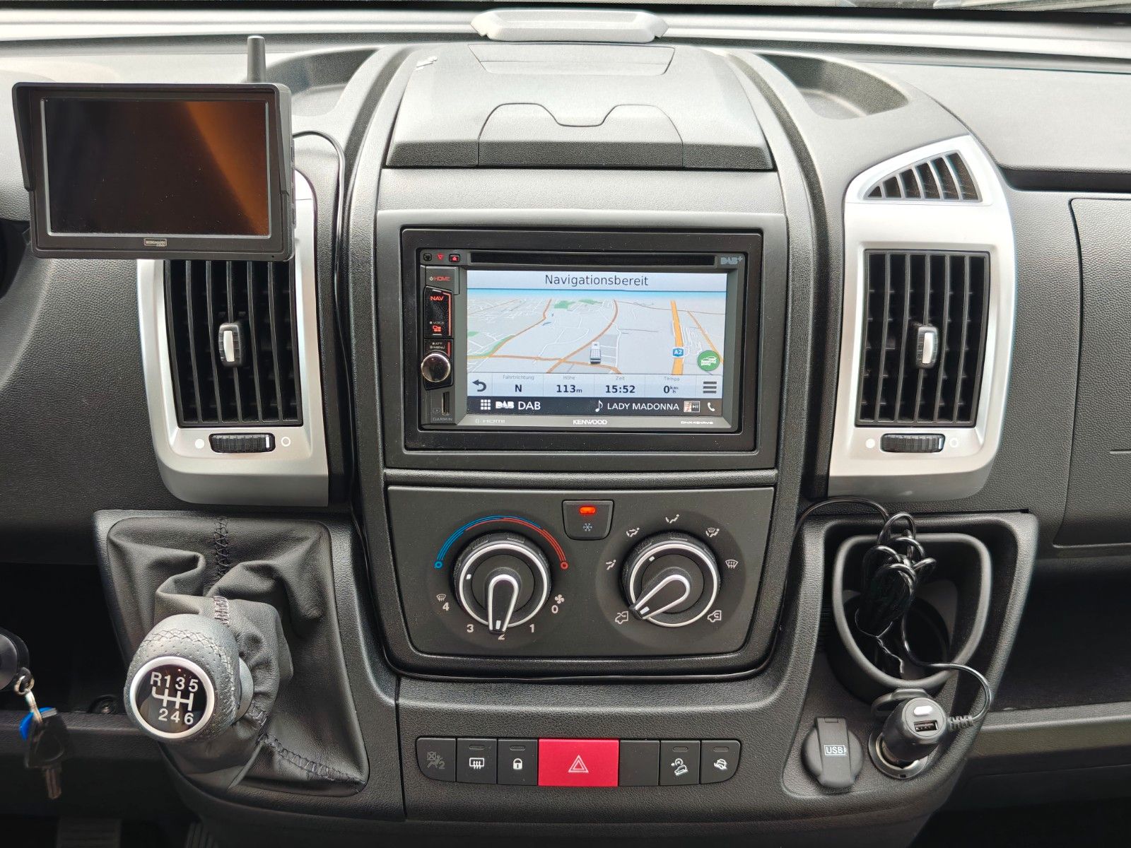Fahrzeugabbildung Bürstner Nexxo Van T 620 G - SAT, TV, Navi, Einzelbetten