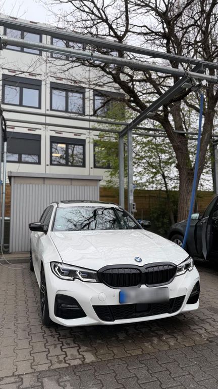 Image of BMW 330