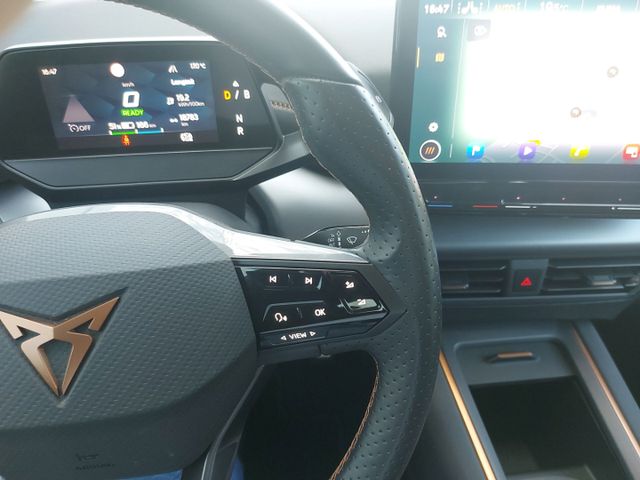 Born 150 kW Navi Digitales Cockpit, LED,ACC,PDC