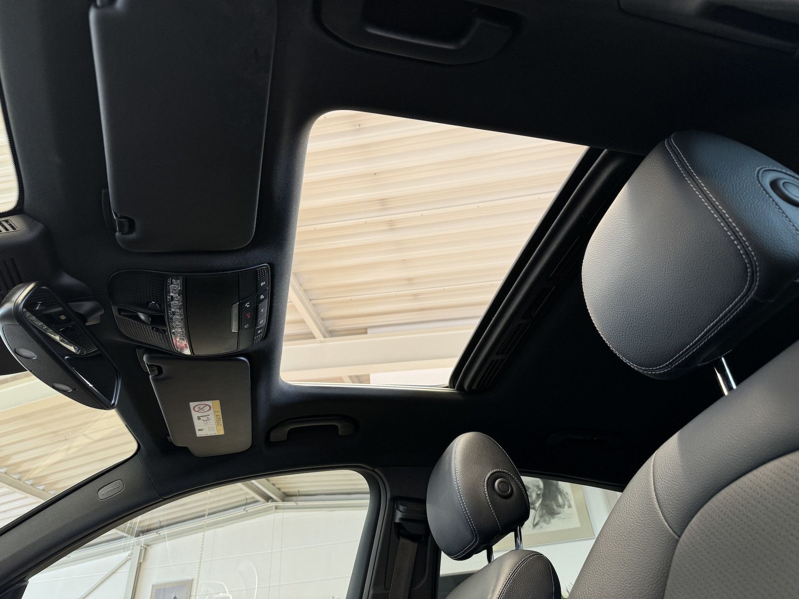 Fahrzeugabbildung Mercedes-Benz GLC 250 Coupe AMG/LED/Distronic/S-Dach/Memo/360°