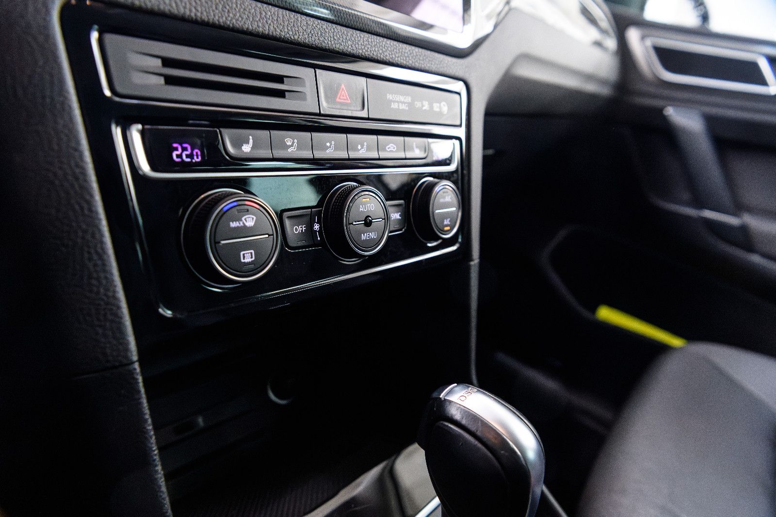 Fahrzeugabbildung Volkswagen Golf Sportsvan+LED+AHK+GJR+SHZ+NAVI+KAMERA