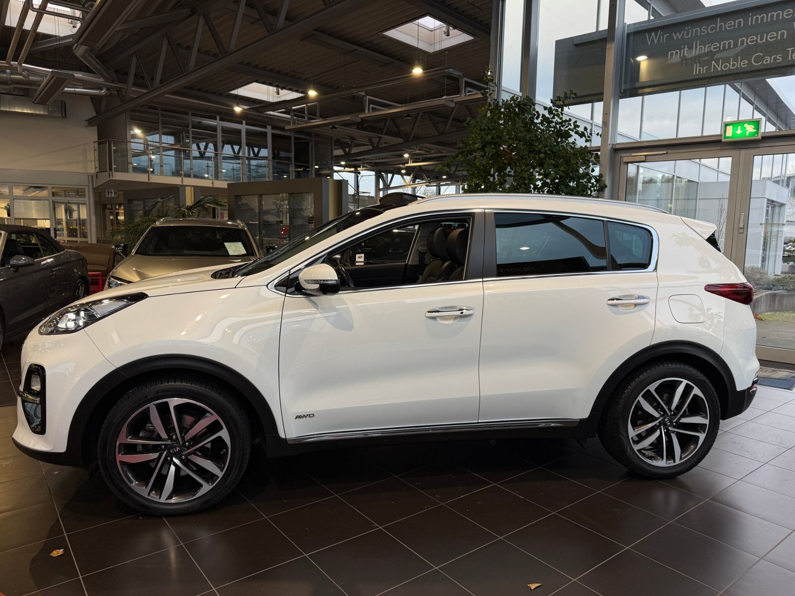 Fahrzeugabbildung Kia Sportage Platinum Edition AWD PANO 360° ACC