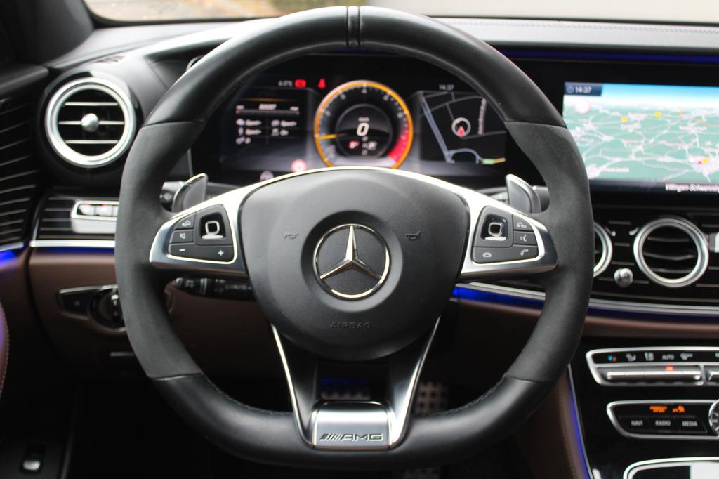 Mercedes-Benz E 63 AMG