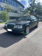 Mercedes-Benz 300 CE-24 W124 Coupé - Mercedes-Benz 300 aus 1992: 300ce