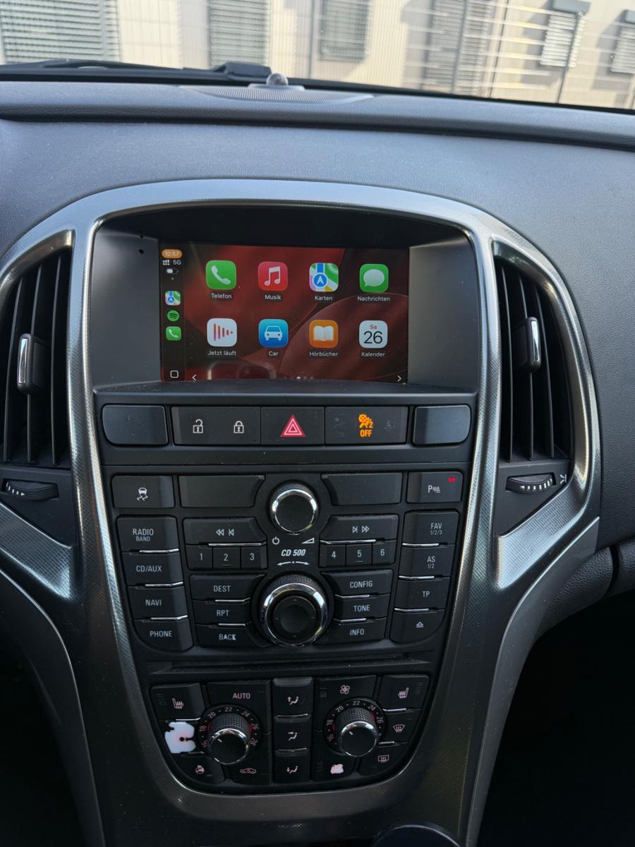 Opel Astra 2011 — photo 11