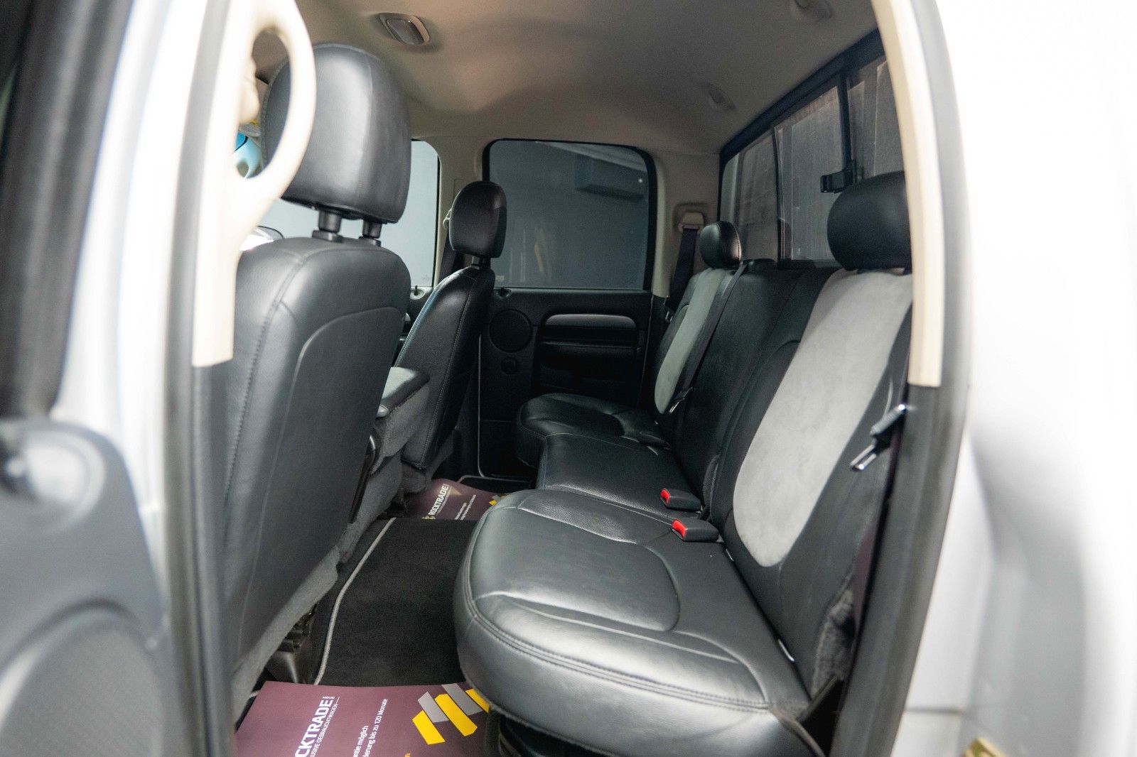 Fahrzeugabbildung Dodge RAM 5.7 V8 HEMI 4x4 OFFROAD MONSTERTRUCK LONGBED