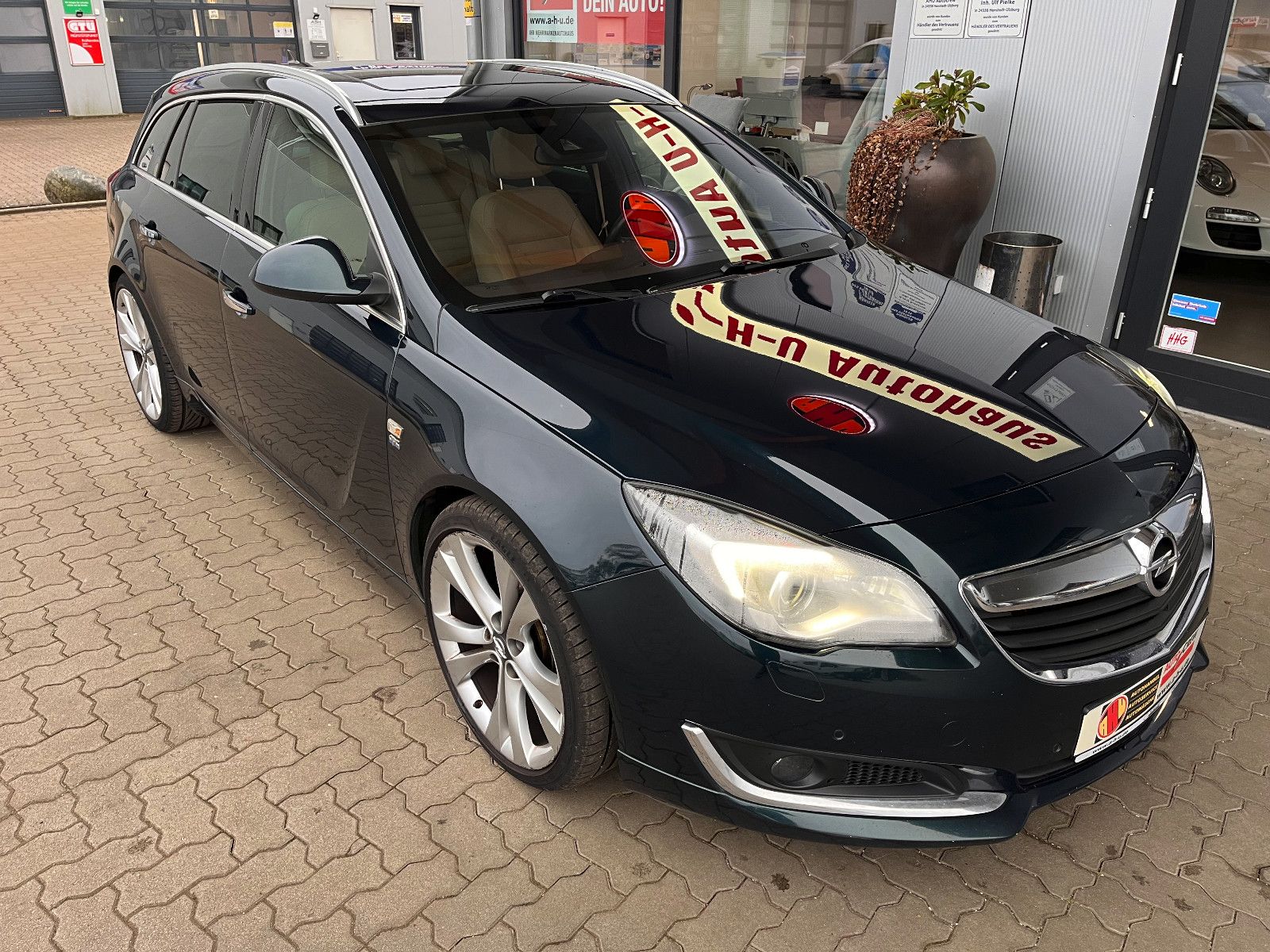 Fahrzeugabbildung Opel Insignia A Sports Tourer Innovation OPC Line 4x4