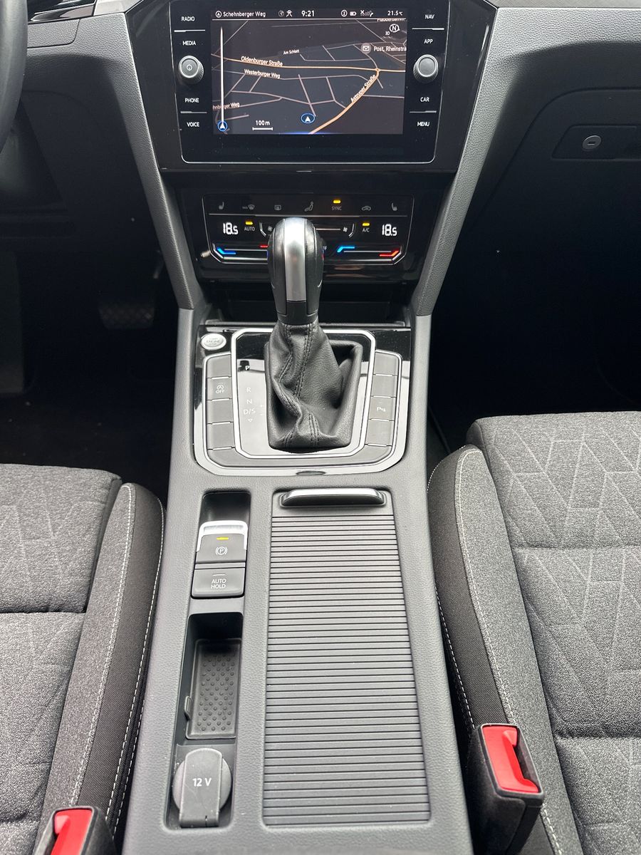 Fahrzeugabbildung Volkswagen Passat Variant Business NAV+LED+ACC+AHK+KAM+17ZO