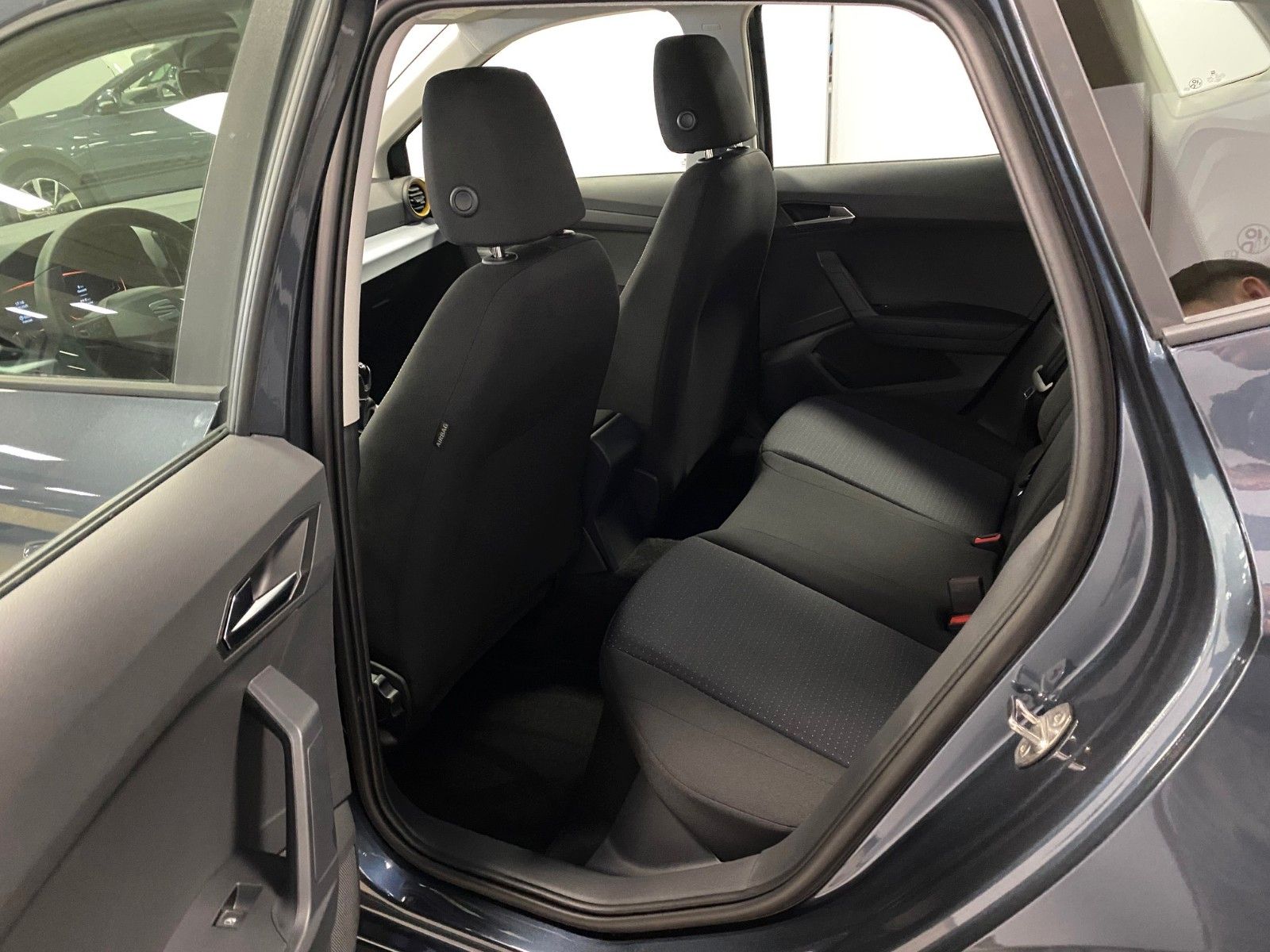 Fahrzeugabbildung SEAT Arona 1.0 TSI STYLE+2030 GARANTIE+Sitzheizung+BC