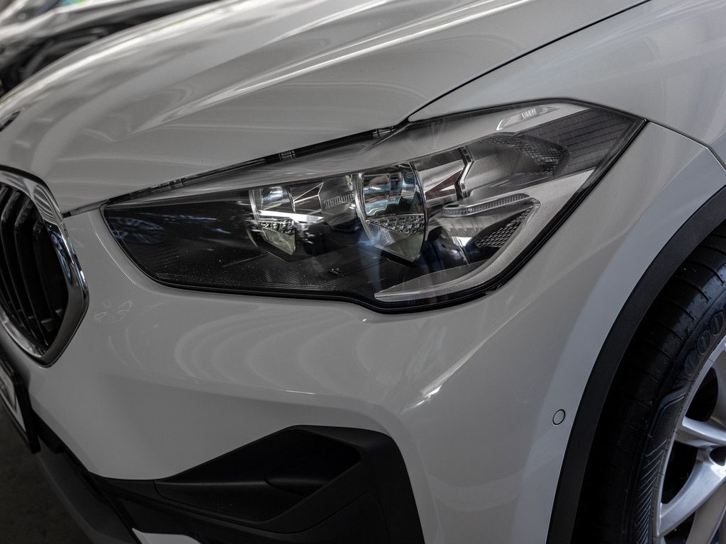 BMW X1 sDrive18d FACEL. PANO AHK NAVI SHZ PDC KLIMA foto 21