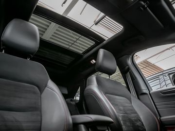 Ford Kuga 2.5 Plug-In Hybrid ST-Line X Stauassistent
