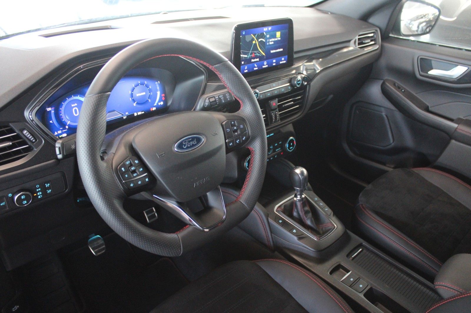 Fahrzeugabbildung Ford Kuga ST-Line X LED B&O HUD ACC WinterPaket Panod