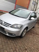 Volkswagen Golf plus // 1.9l Motor// 3.Hand // TÜV - Volkswagen Golf mit Diesel-Antrieb: Motor