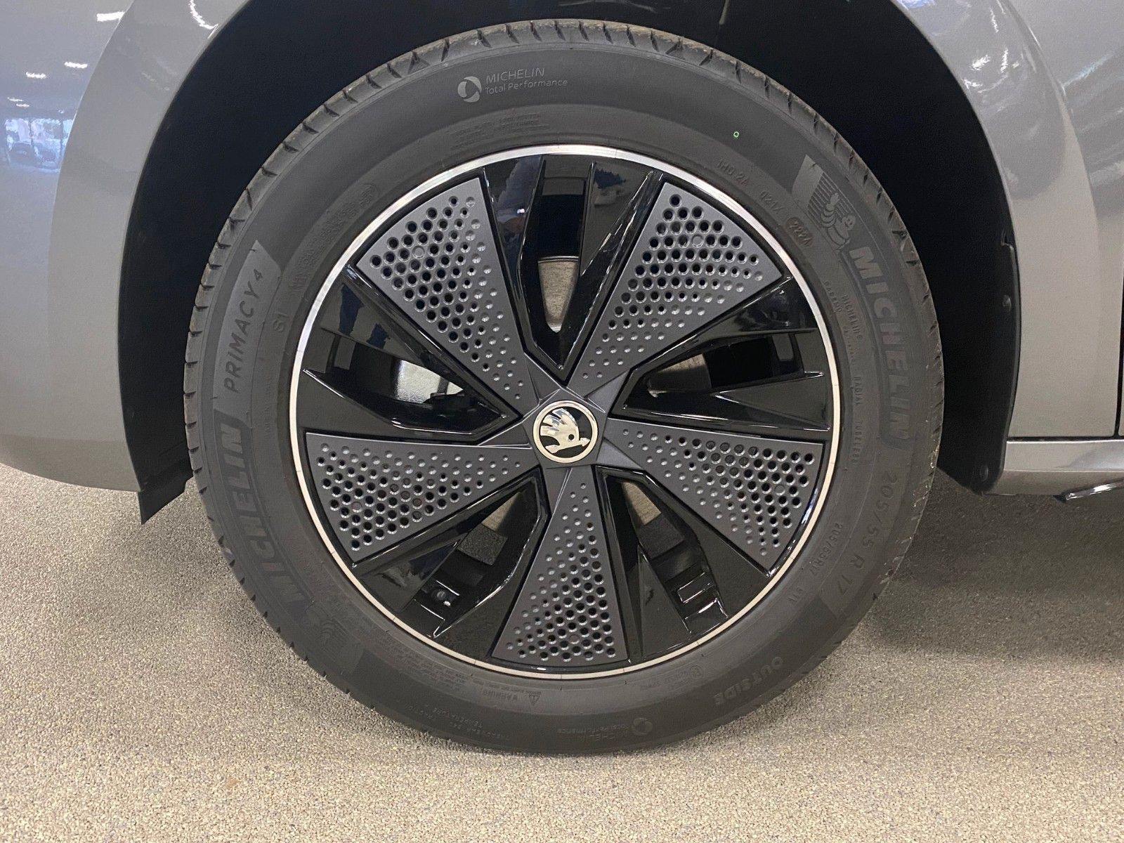 Fahrzeugabbildung SKODA Kamiq 1.0 TSI DSG Monte Carlo+MATRIX+PANORAMA+BC