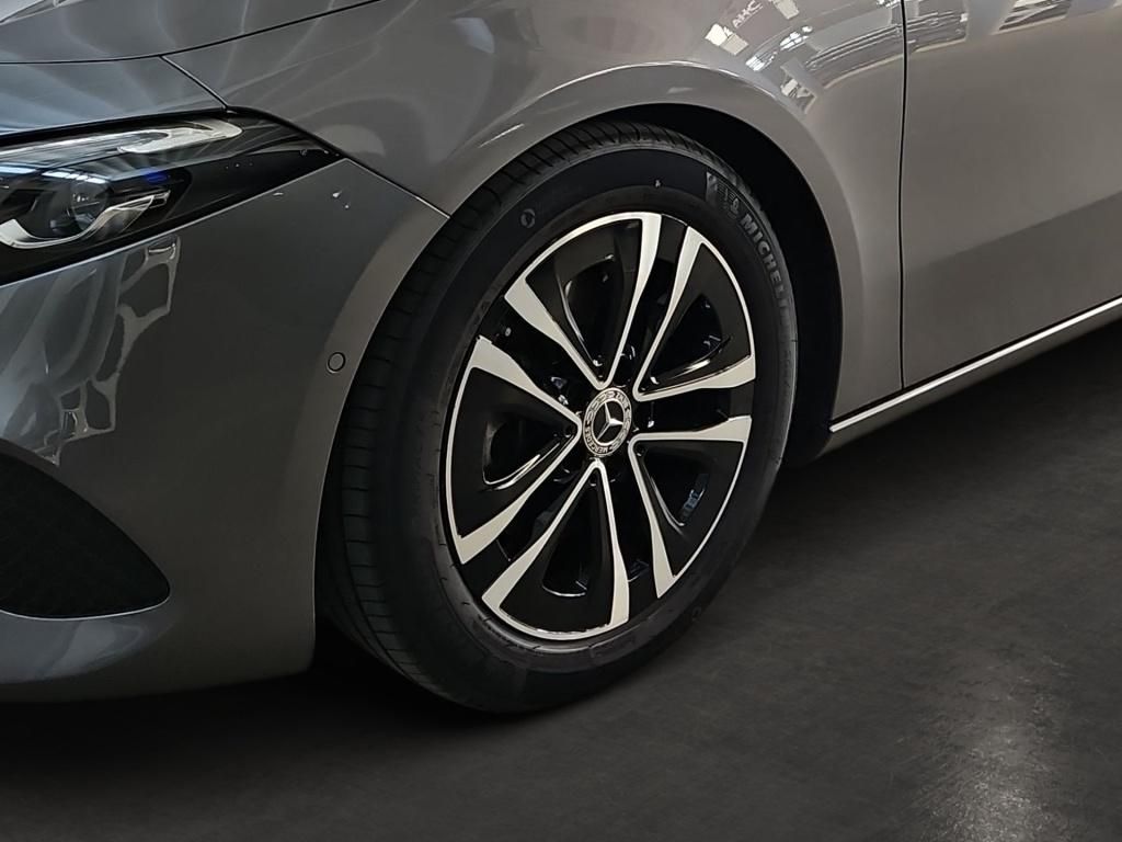 Fahrzeugabbildung Mercedes-Benz A 200 Progressive Pano Navi Totwi. SpurH LED SHZ