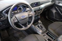 Fahrzeugabbildung Ford Focus 1,5 EB Trend Turnier KLIMA + Winter Paket