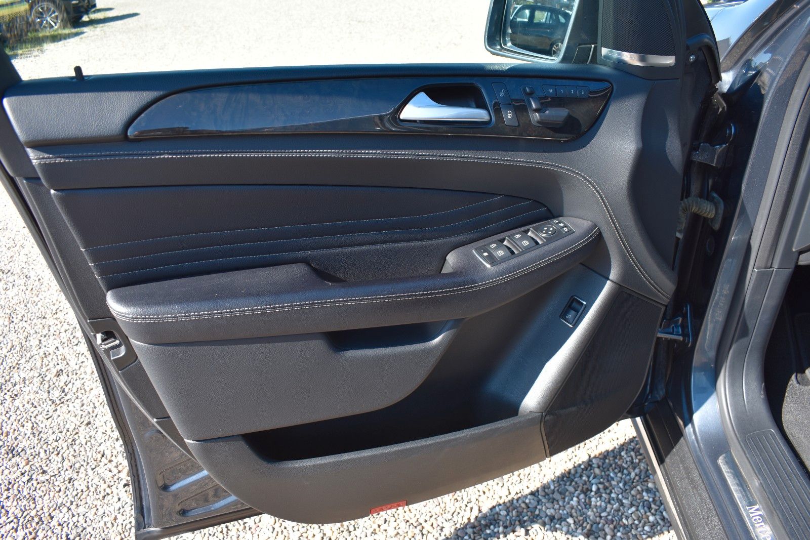 Fahrzeugabbildung Mercedes-Benz ML 350 CDI Display Fond H&K AHK Pano Softclose
