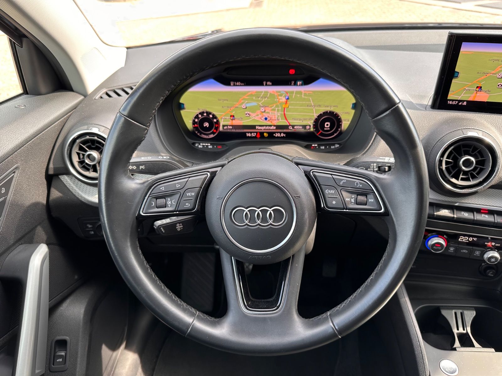 Fahrzeugabbildung Audi Q2 35 TFSI Navi/Virtual/APP/eHeck/RFK/PDC/LED
