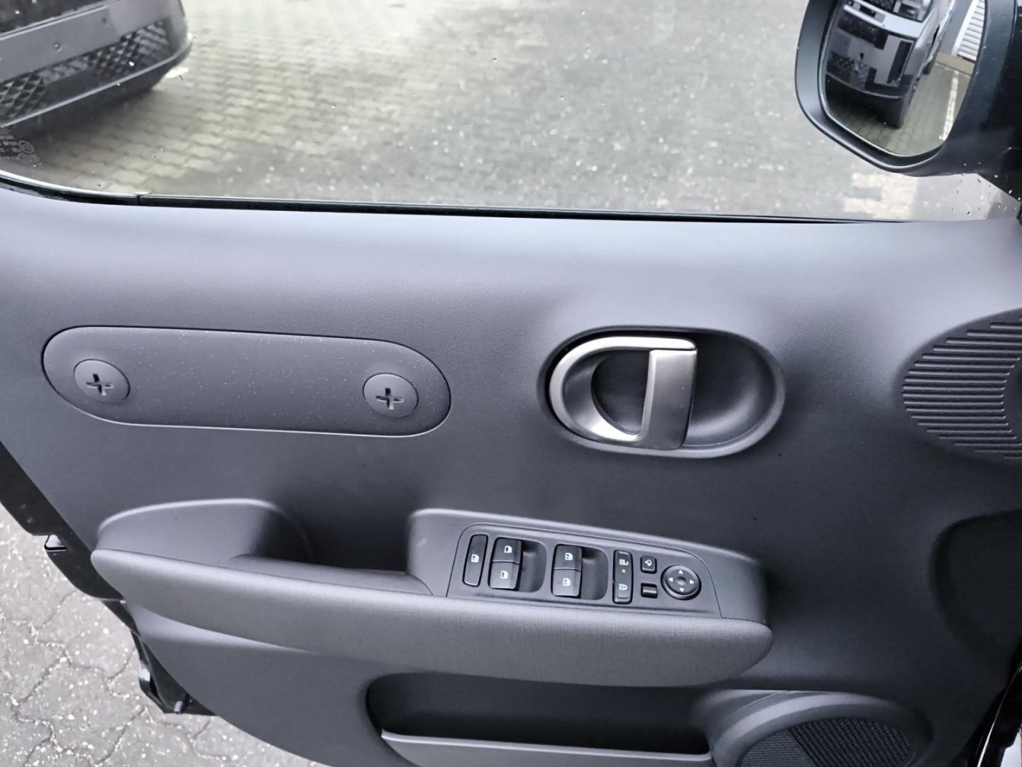 Fahrzeugabbildung Hyundai INSTER Elektro 42 kWh 97 PS Wärmepumpe Rückfahrk
