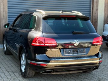 Volkswagen Touareg - 12