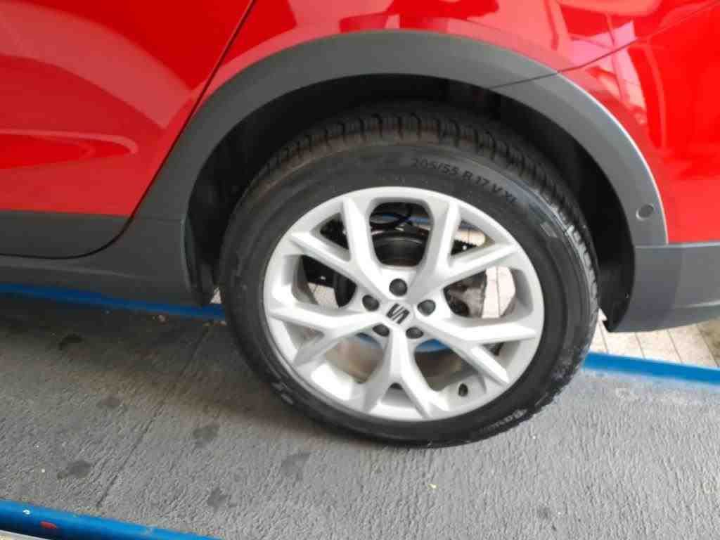 SEAT Arona FR-Line 1.0 TSI AHK*RFK*PDC*NAV*Klima