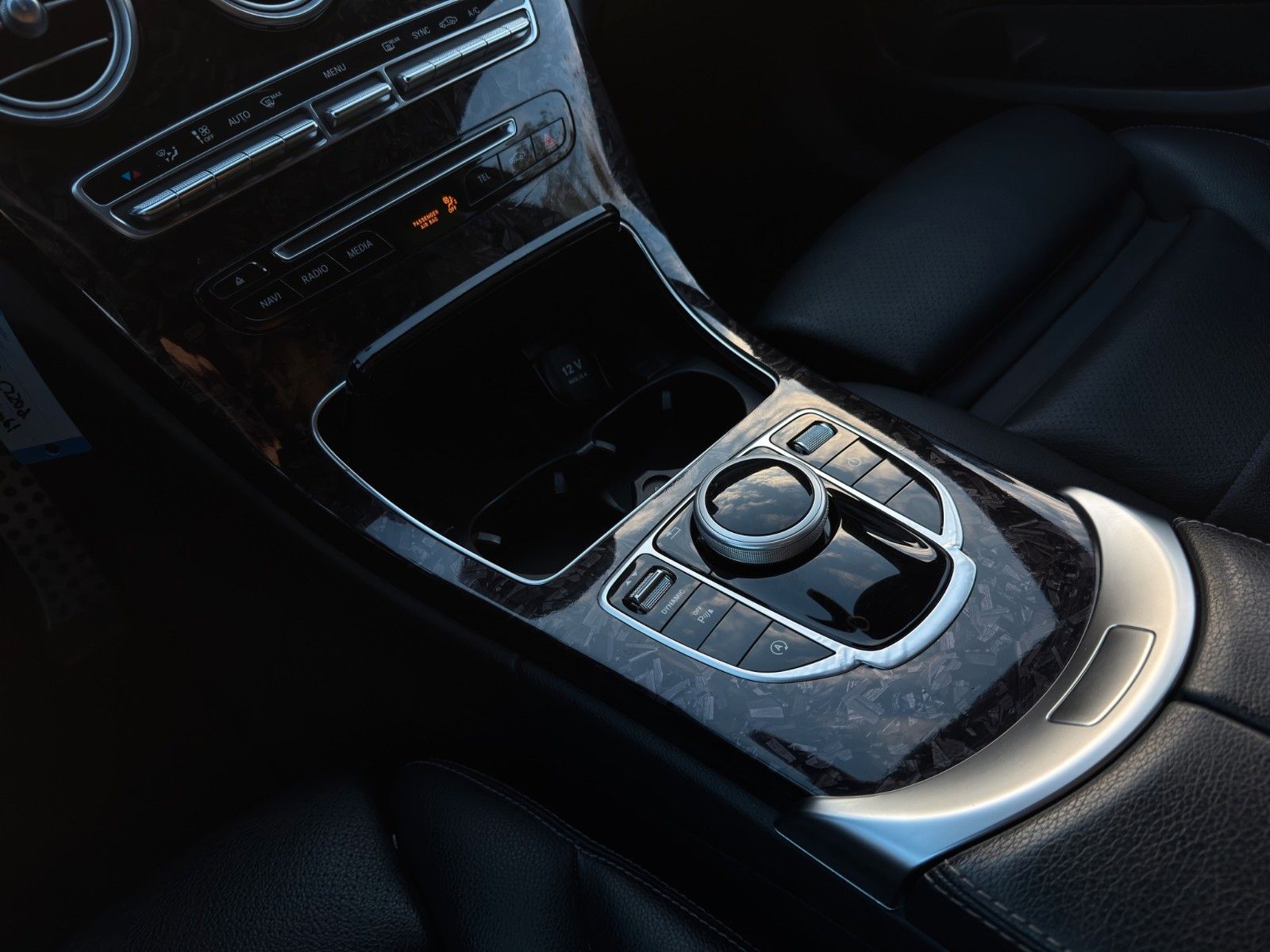 Fahrzeugabbildung Mercedes-Benz C 220d *AMG-Line*ACC*Parkass*Vollleder*LED