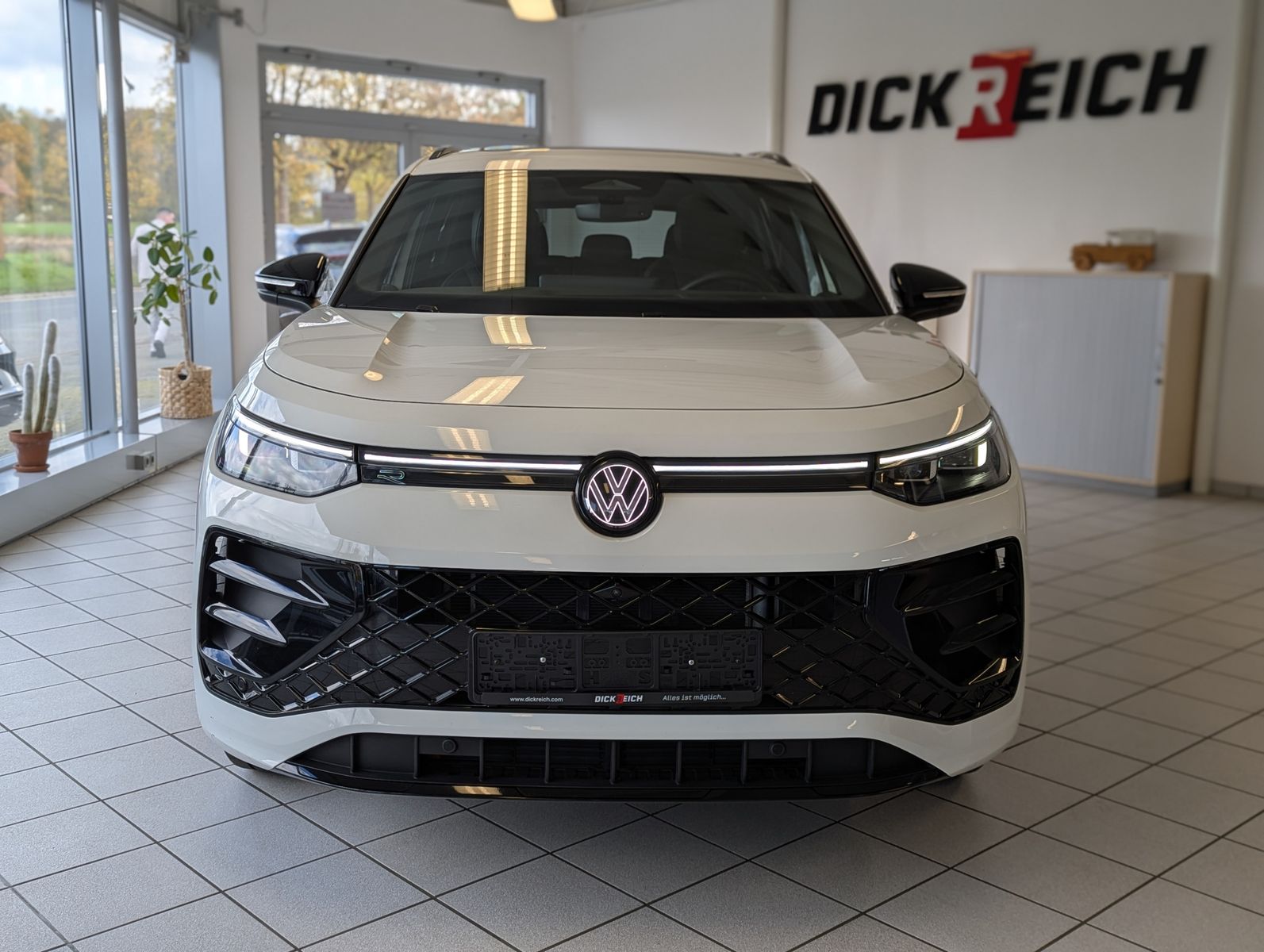 VW Tayron 2.0 R-Line Leder Launch Pano Black AHK 20 - Image 2