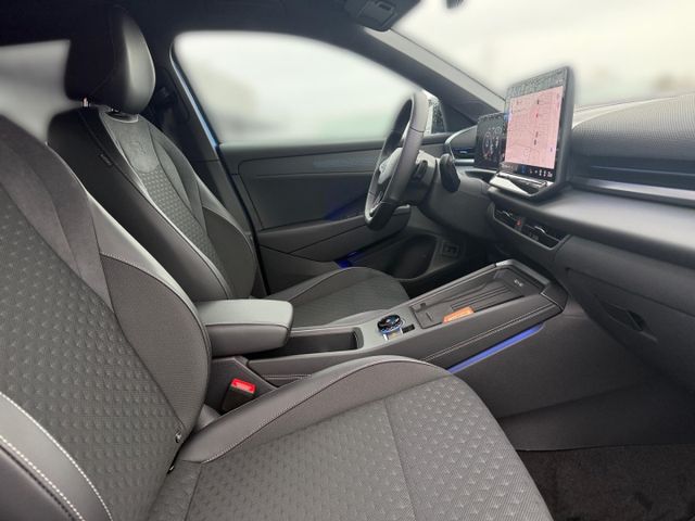 T-Roc R-Line 1.5 l eTSI Navi Area View Apple Car