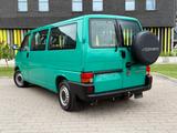 Volkswagen T4 Caravelle 2,5-l-Diesel TDI 75kW syncro la... - Volkswagen T4 Caravelle: Grün