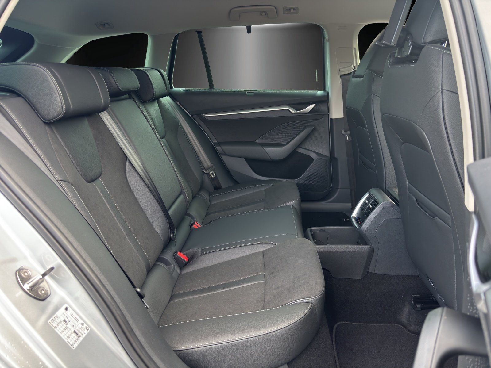 Fahrzeugabbildung SKODA Octavia Combi Selection 1,5 TSI mHEV 110 kW DSG