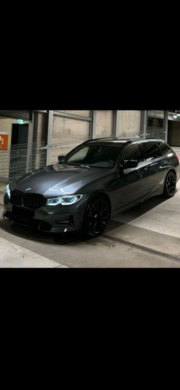 Image of BMW 330