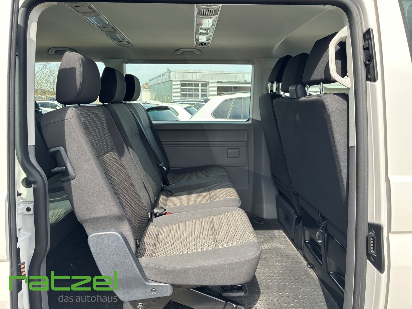 Fahrzeugabbildung Volkswagen T6.1 Caravelle KR 2.0 TDI 110KW DSG Navi Kamera
