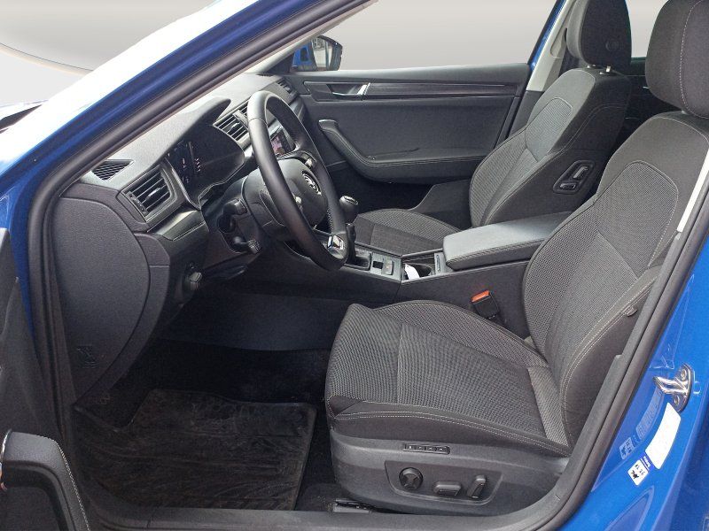 Fahrzeugansicht 8 Fahrzeugabbildung SKODA Superb Combi 2.0 TDI Style ACC+NAVI+WINTER-PAK.