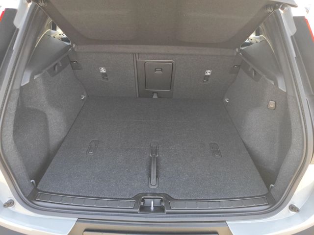 VOLVO XC 40 (Bild 11 von Array)