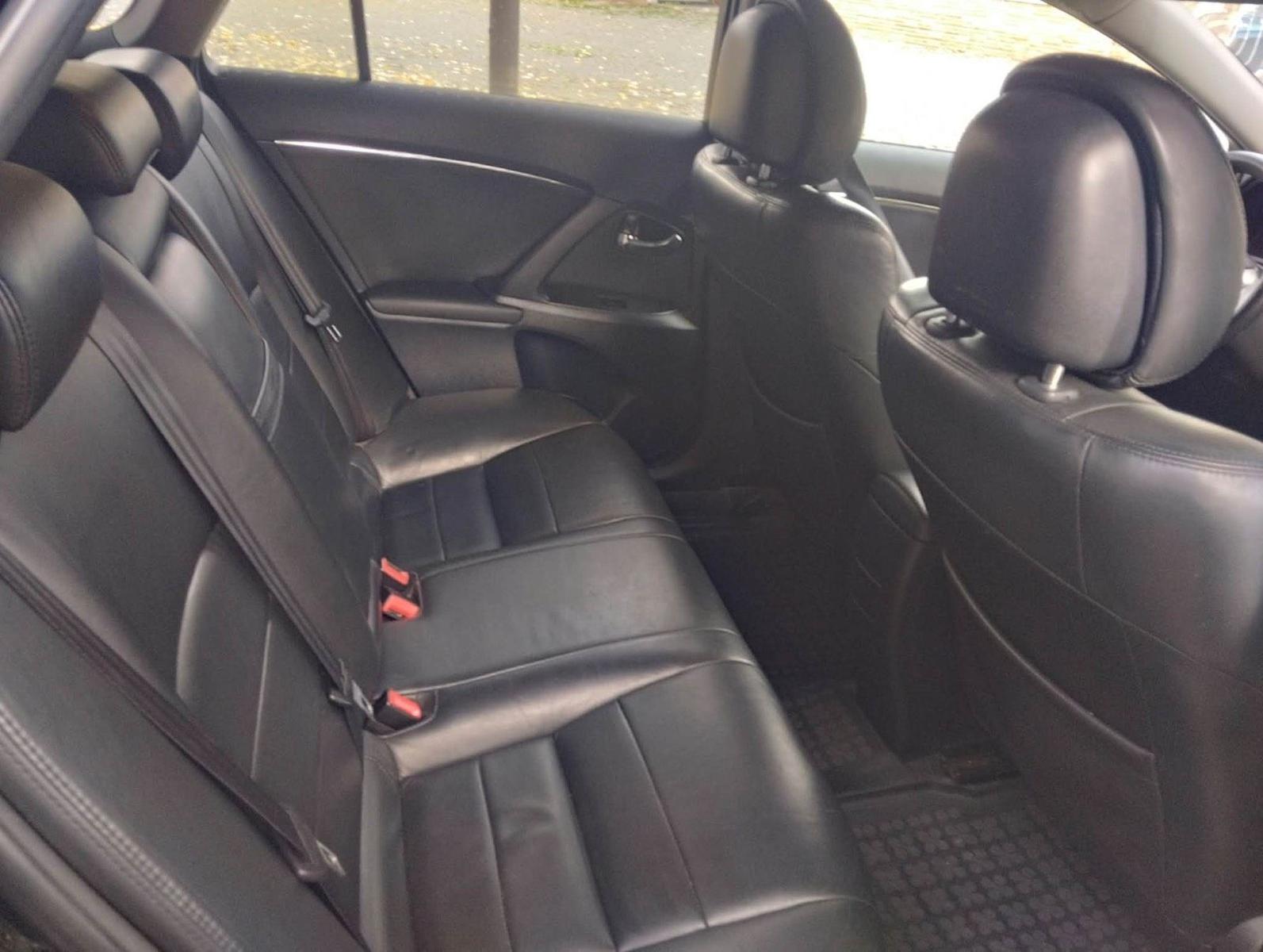 Toyota Avensis 2011 — photo 7