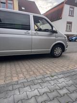 Volkswagen T6 Caravelle - silberne Volkswagen T6 Caravelle