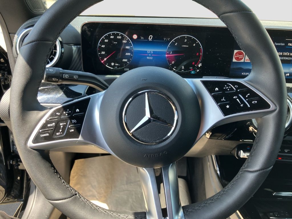 Fahrzeugabbildung Mercedes-Benz CLA 180 d Shooting Brake Progressive*Night Paket