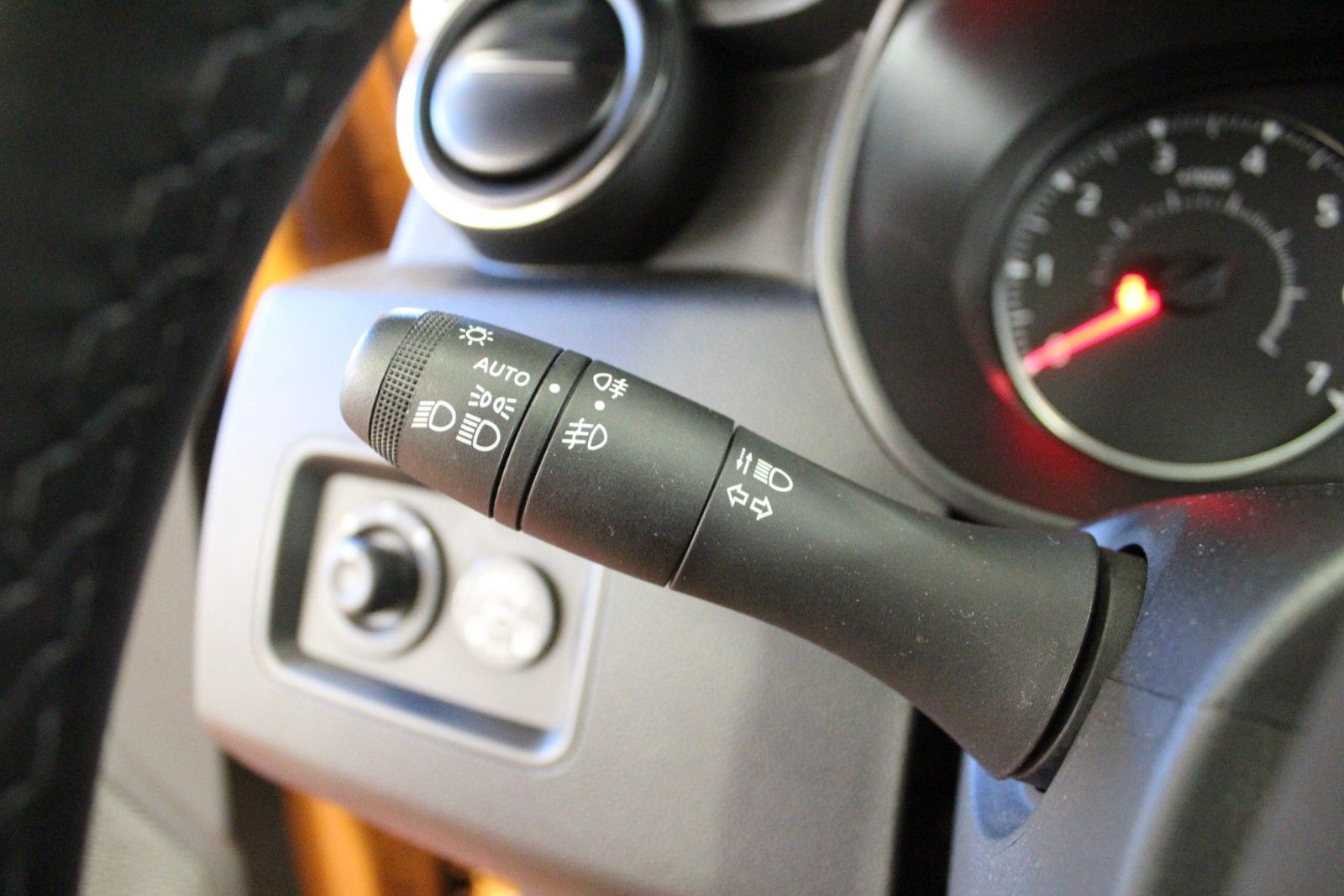 Fahrzeugabbildung Dacia Duster TCe 100 ECO-G LPG Comfort*Allwetter