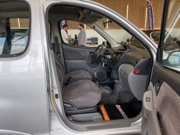 Toyota Yaris 1.3 linea sol *Klima*TÜV0826*AHK*